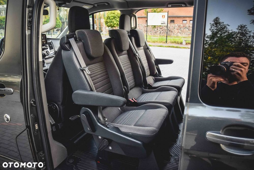 Ford Tourneo Custom 2.0 EcoBlue L2 Titanium - 29