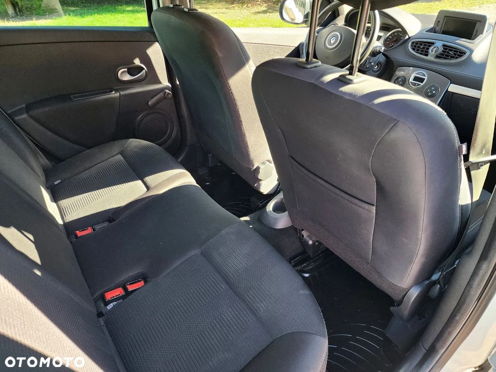 Renault Clio - 22