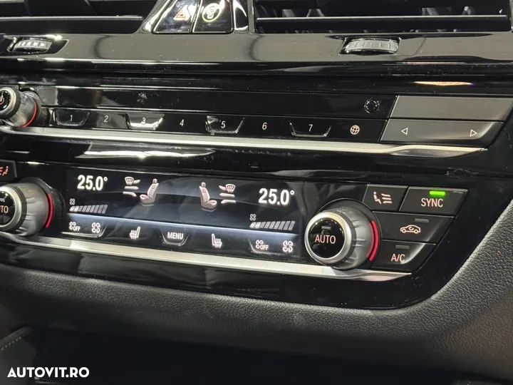 BMW M5 M550i xDrive AT - 26