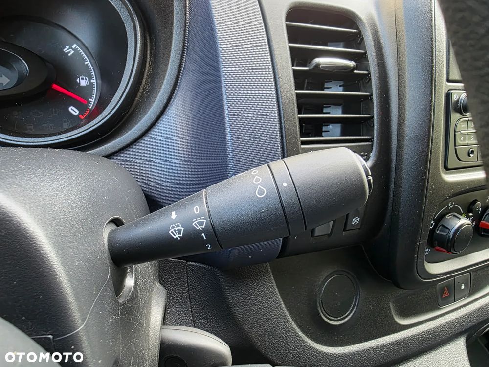 Opel Vivaro - 25
