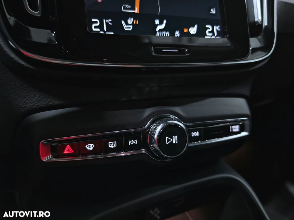 Volvo XC 40 T2 AT8 Momentum - 30