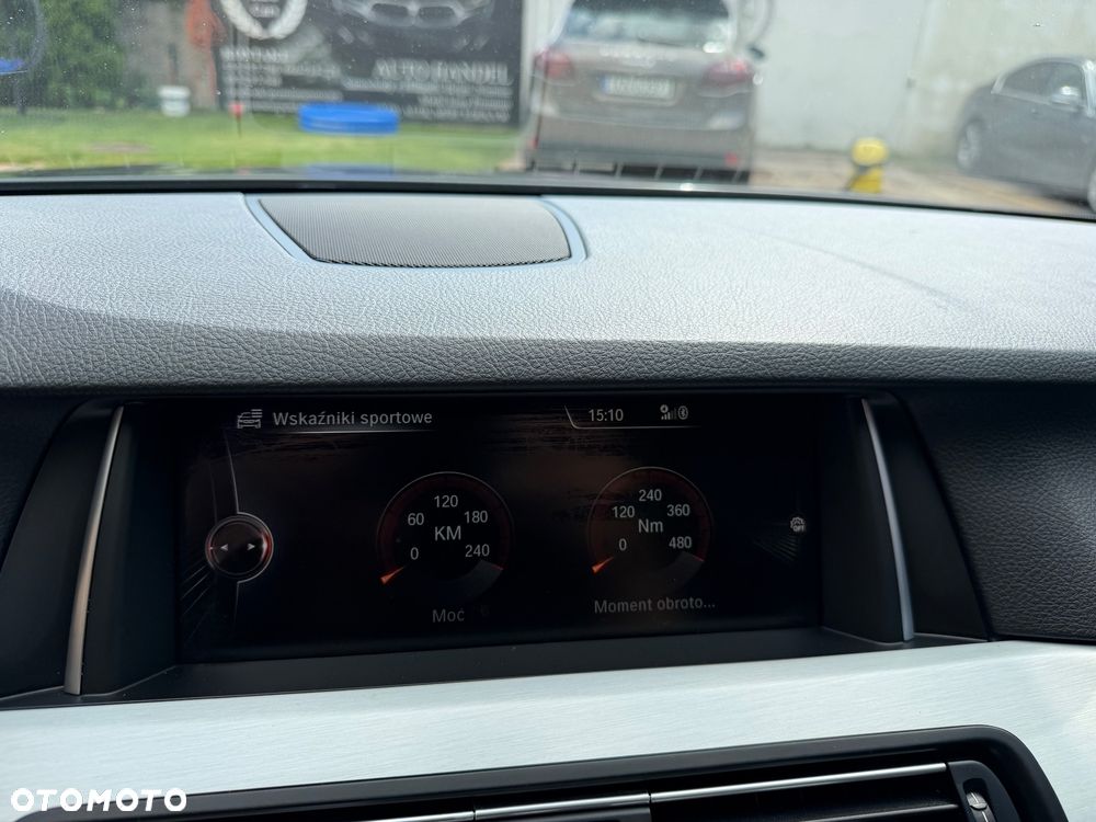 BMW Seria 5 525d Luxury Line - 36