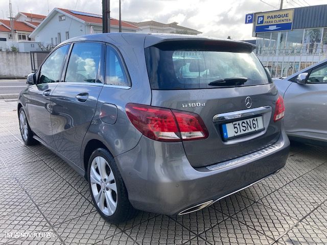 Mercedes-Benz B 180 - 2
