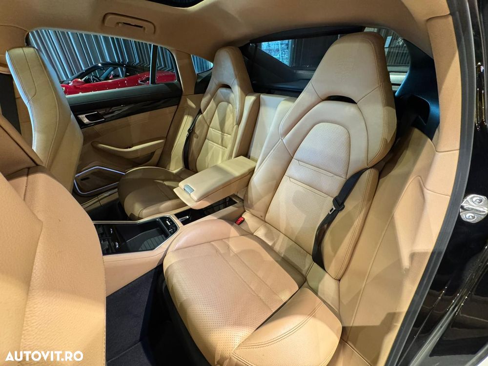 Porsche Panamera - 38