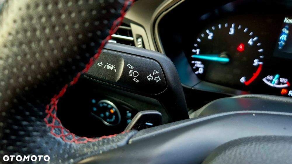 Ford Focus 1.5 EcoBlue Start-Stopp-System ST-LINE - 27