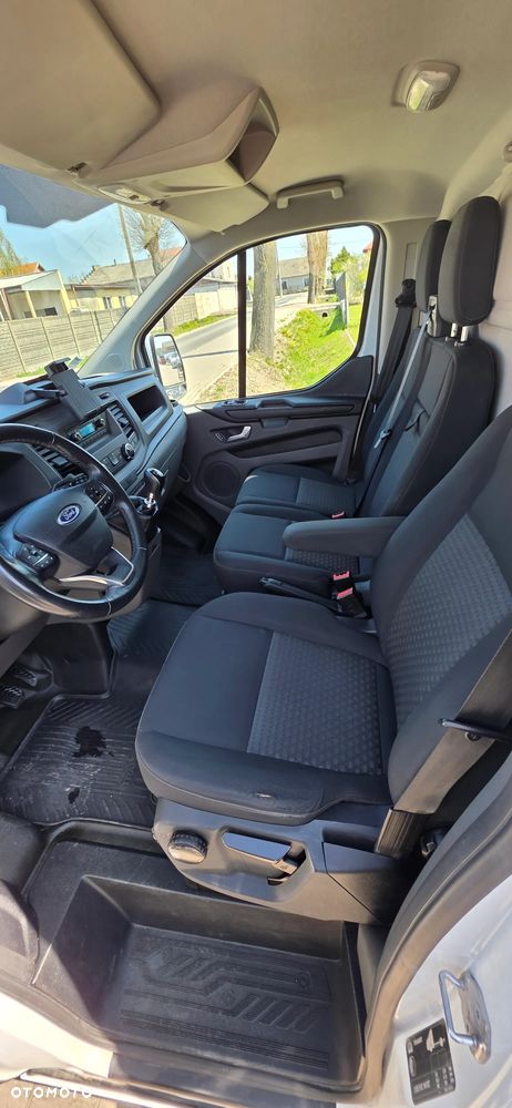Ford TRANSIT CUSTOM - 11