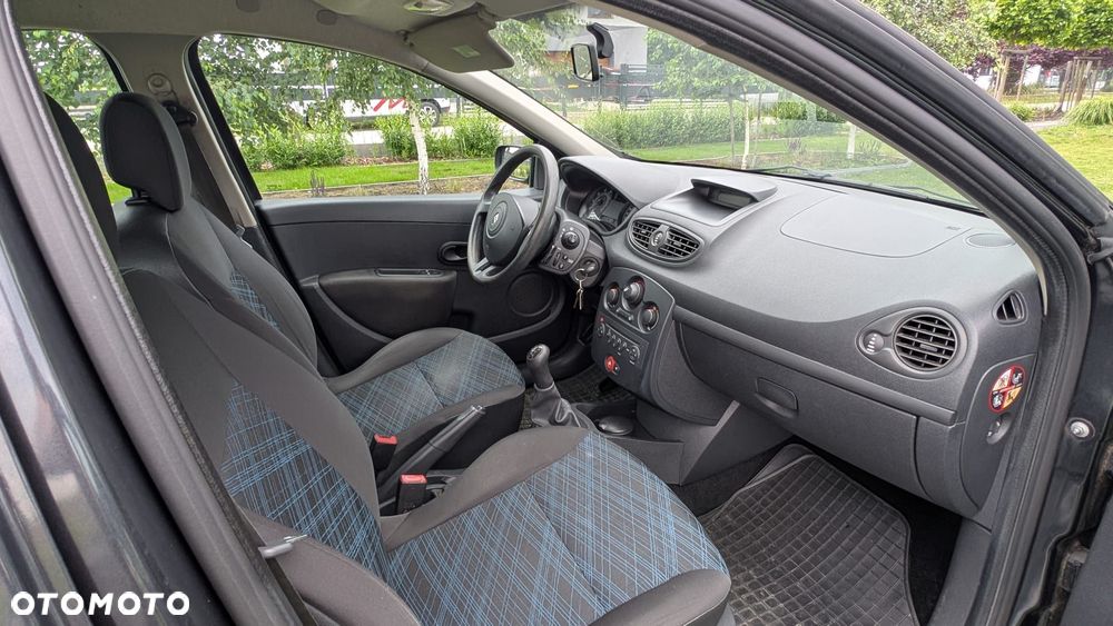 Renault Clio - 8