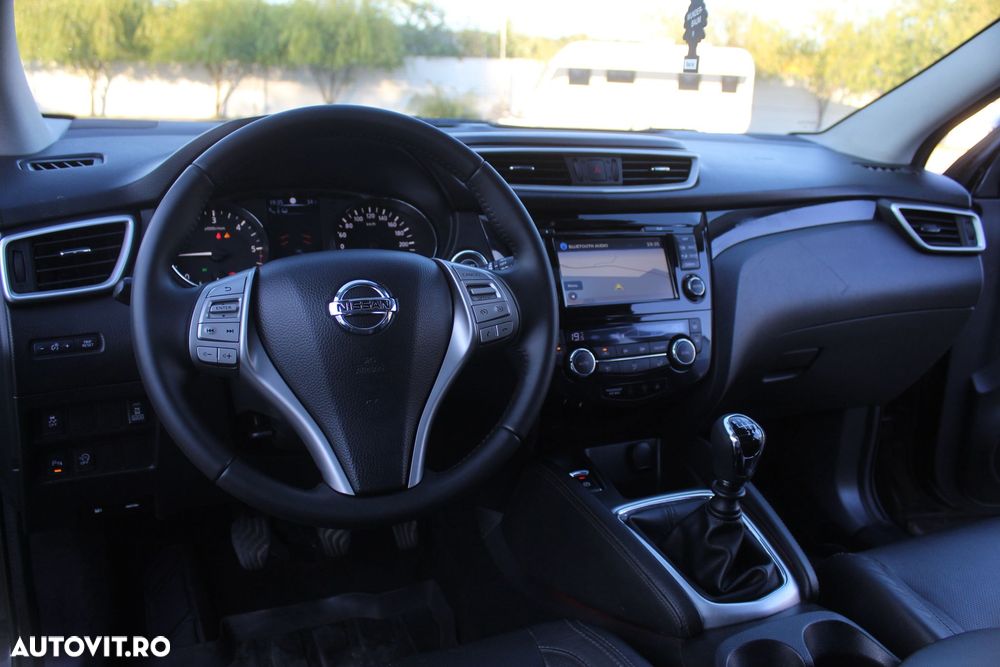 Nissan Qashqai 1.6 DCI 4 x 4 DPF Start/Stop tekna - 17