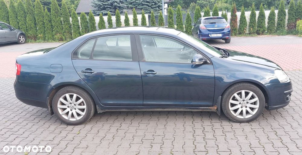 Volkswagen Jetta 1.9 TDI Trendline - 2