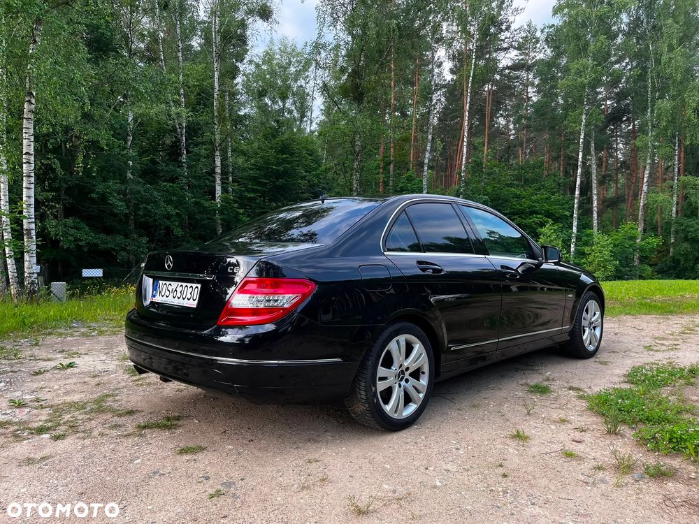 Mercedes-Benz Klasa C 180 CGI Automatik BlueEFFICIENCY Avantgarde - 4