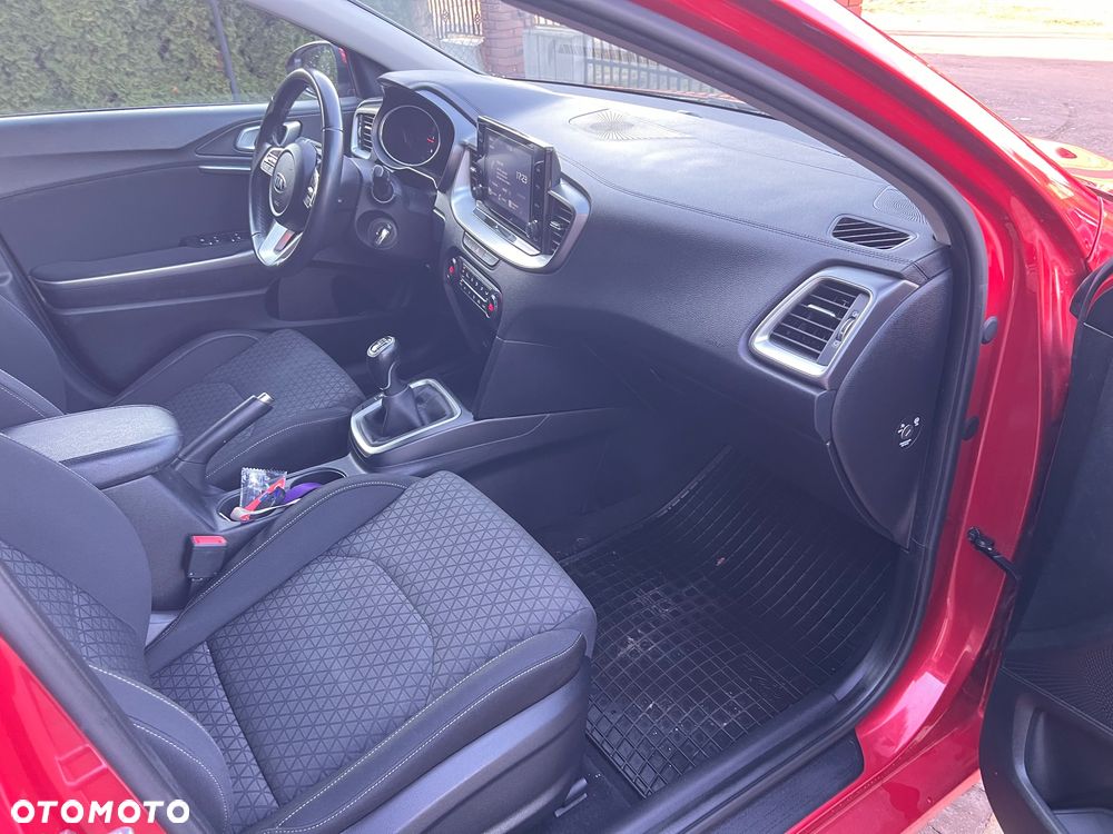 Kia Ceed 1.6 CRDi SCR M - 7