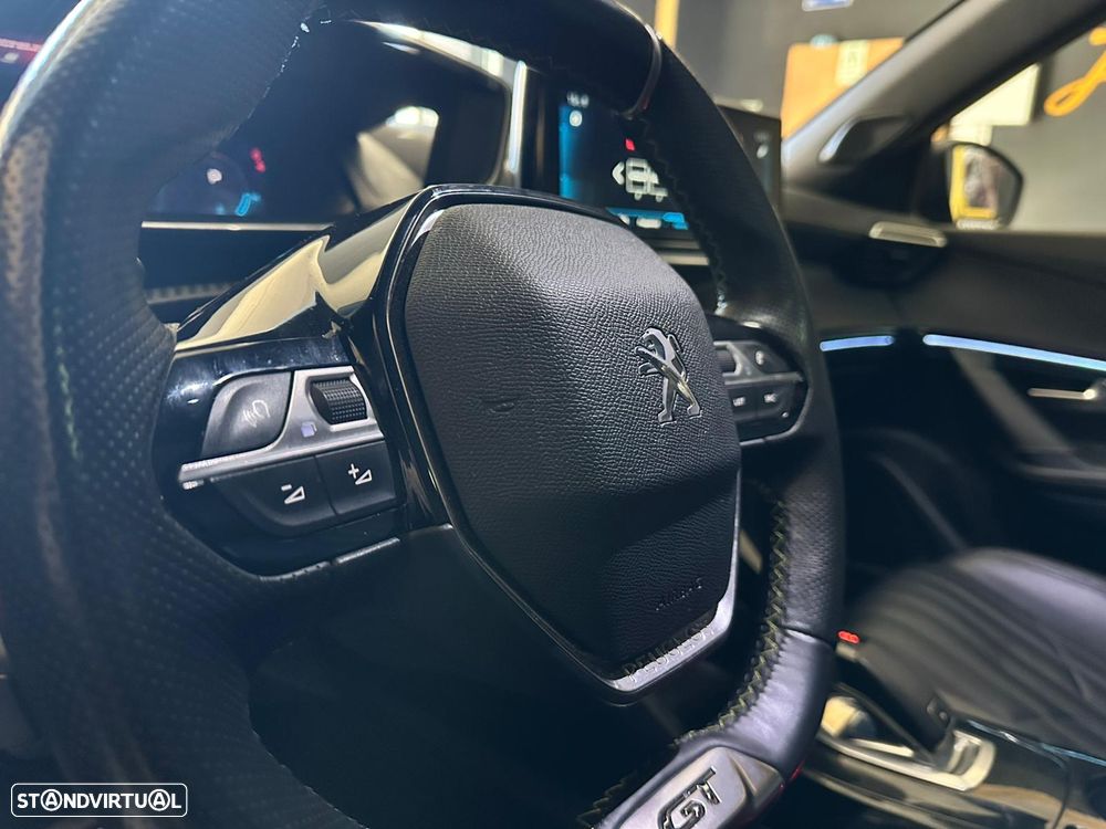 Peugeot 2008 PureTech 130 EAT8 GT Pack - 22