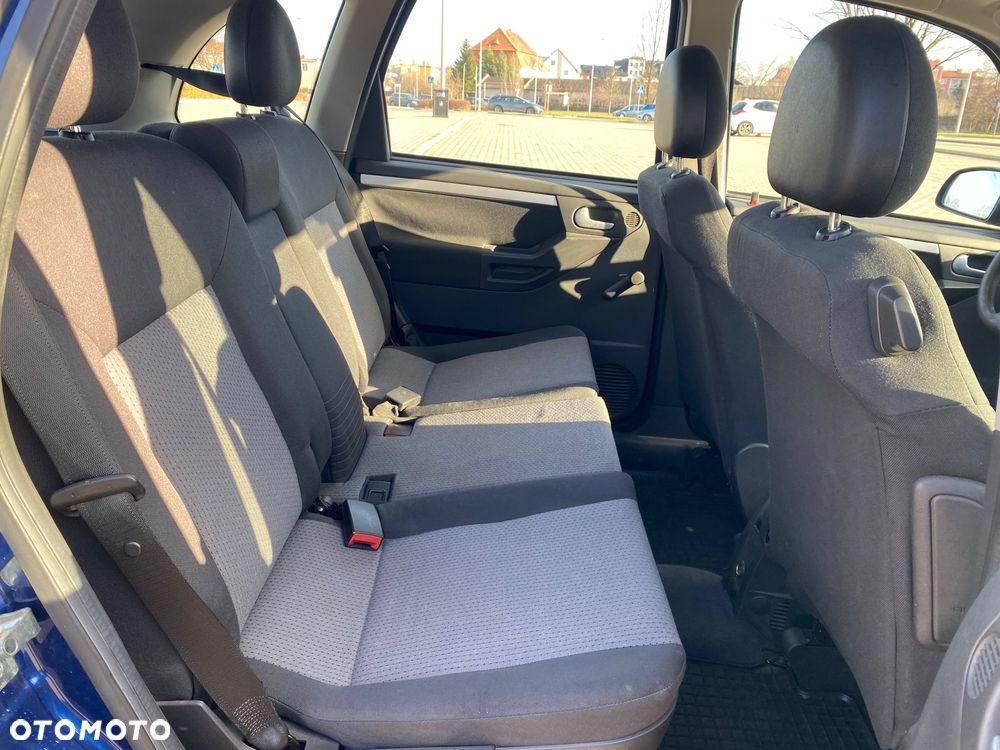 Opel Meriva 1.6 (Essentia) - 12