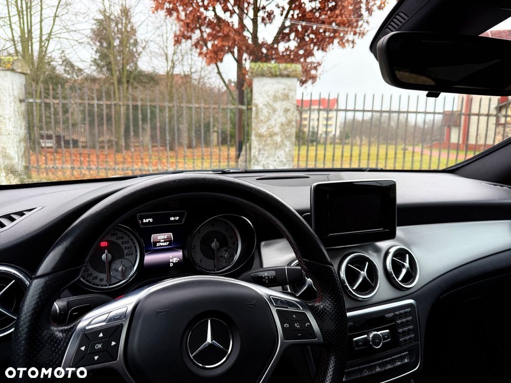Mercedes-Benz CLA 220 CDI 7G-DCT AMG Line - 8
