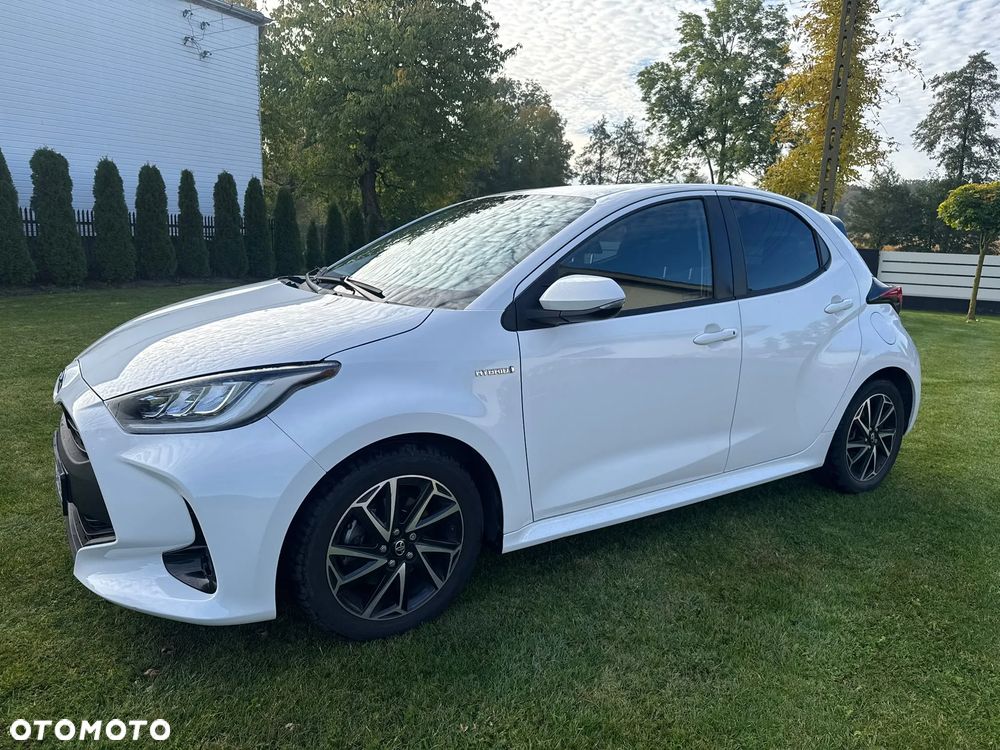 Toyota Yaris Hybrid 100 Selection - 5