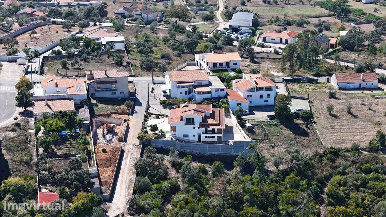 Moradia T4 com vista deslumbrante para os castelos de Ourém - Grande imagem: 3/27