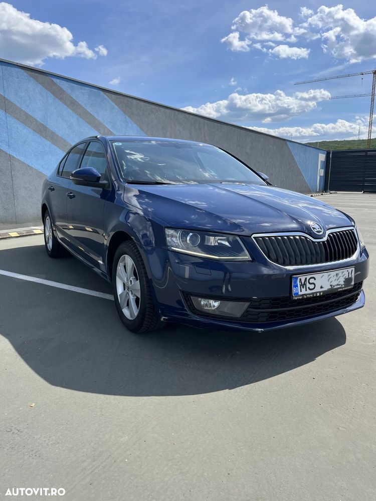 Skoda Octavia 1.6 TDI DSG Style - 2