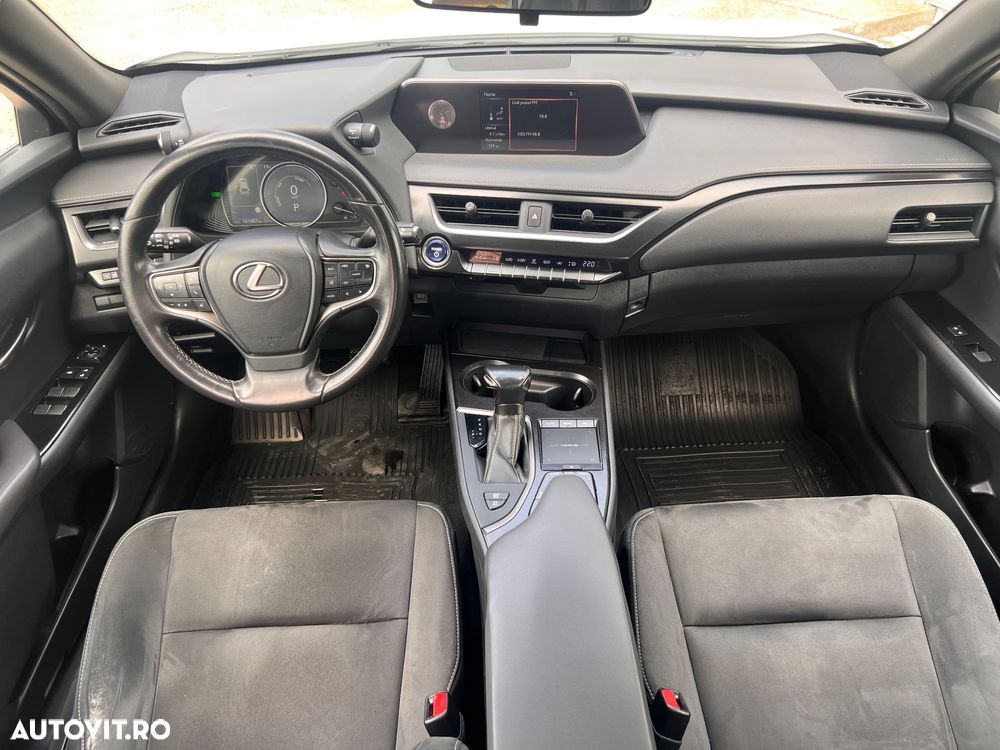 Lexus UX - 13