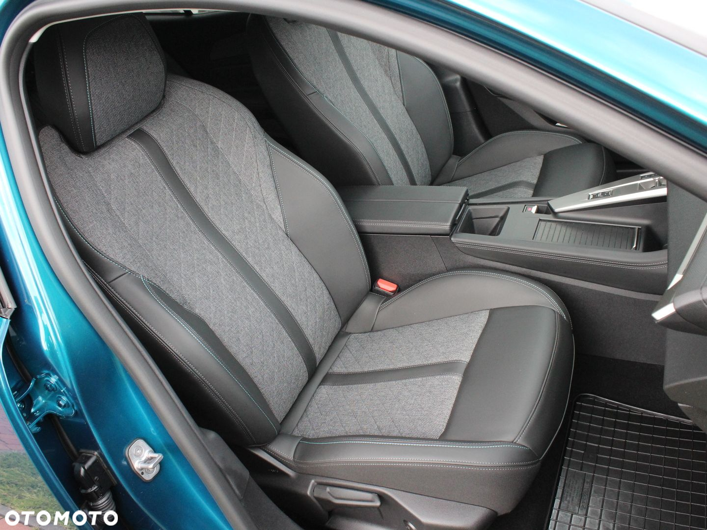 Peugeot 408 1.2 PureTech Allure S&S EAT8 - 16