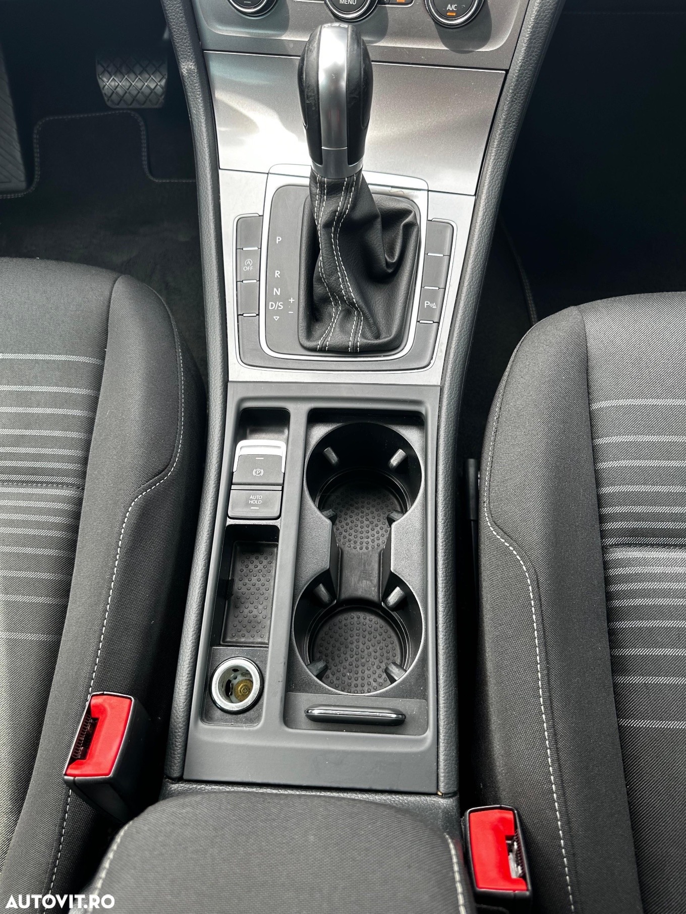 Volkswagen Golf 1.6 TDI BlueMotion Technology DSG Lounge - 22