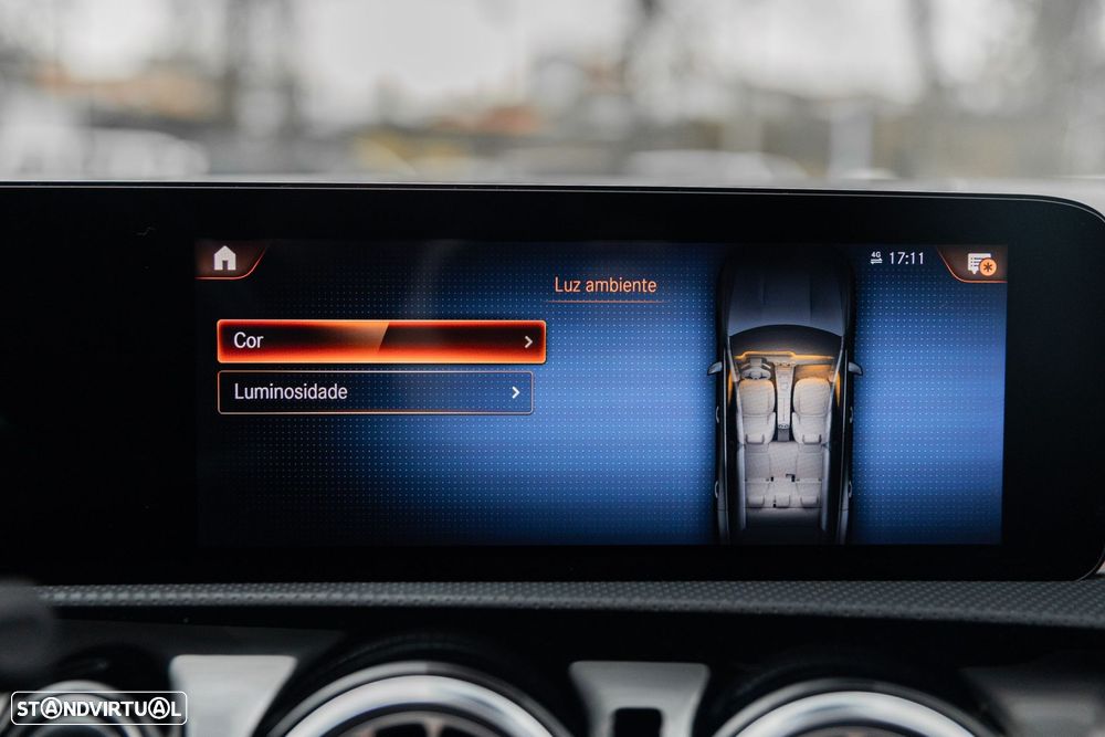 Mercedes-Benz CLA 200 - 35