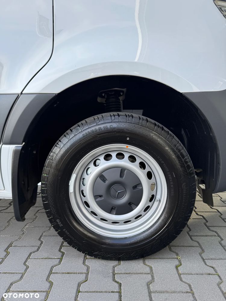Mercedes-Benz Sprinter 319 CDI - 35