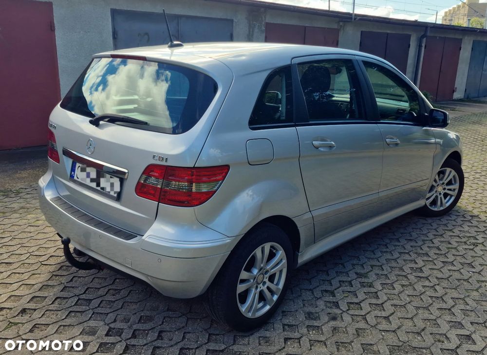Mercedes-Benz Klasa B 180 CDI Autotronic - 11