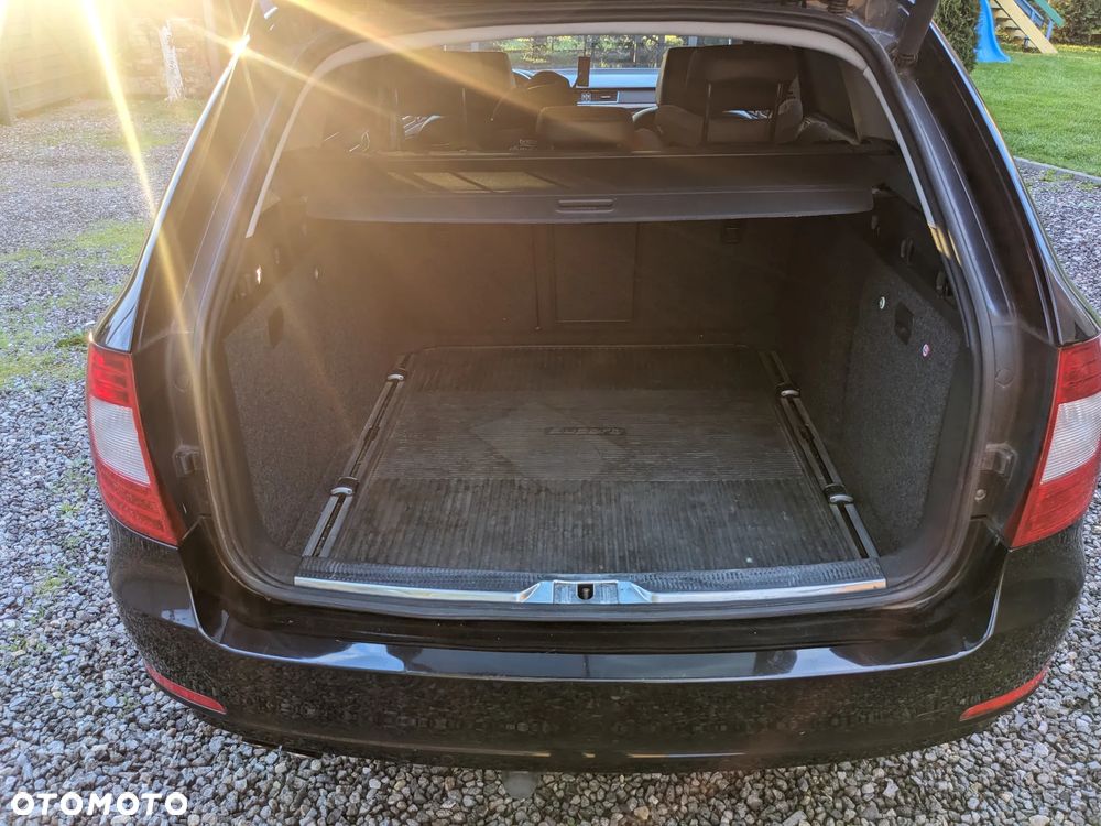 Skoda Superb 2.0 TDI Elegance DSG - 16