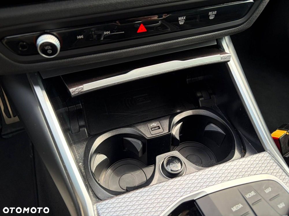 BMW Seria 3 318i M Sport - 25