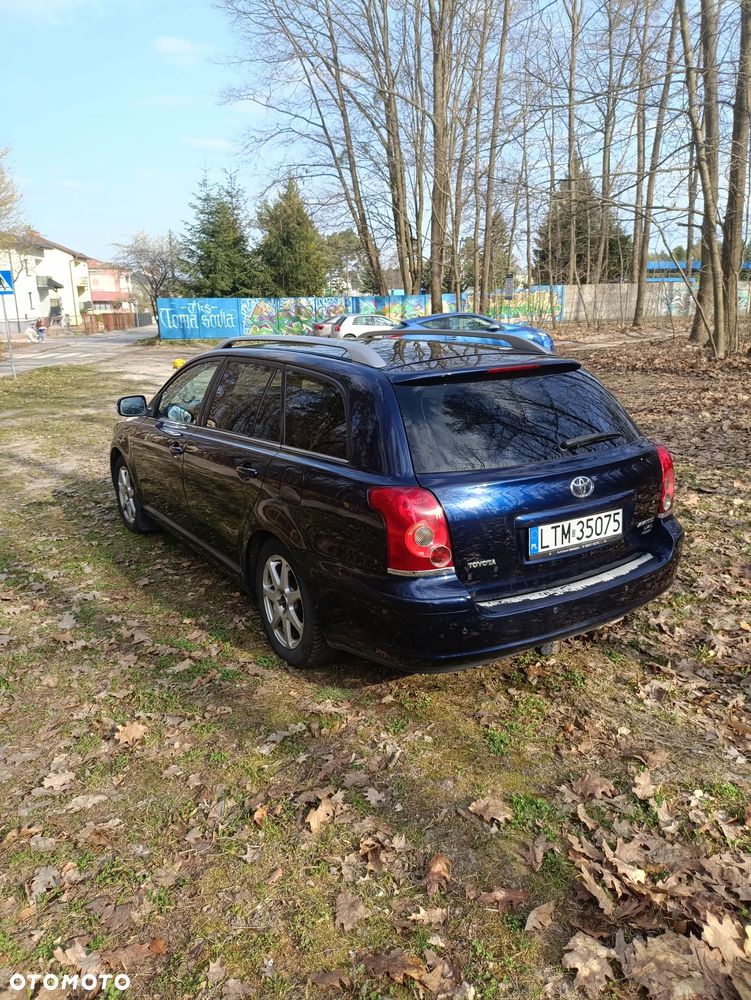 Toyota Avensis 2.0 D-4D - 4