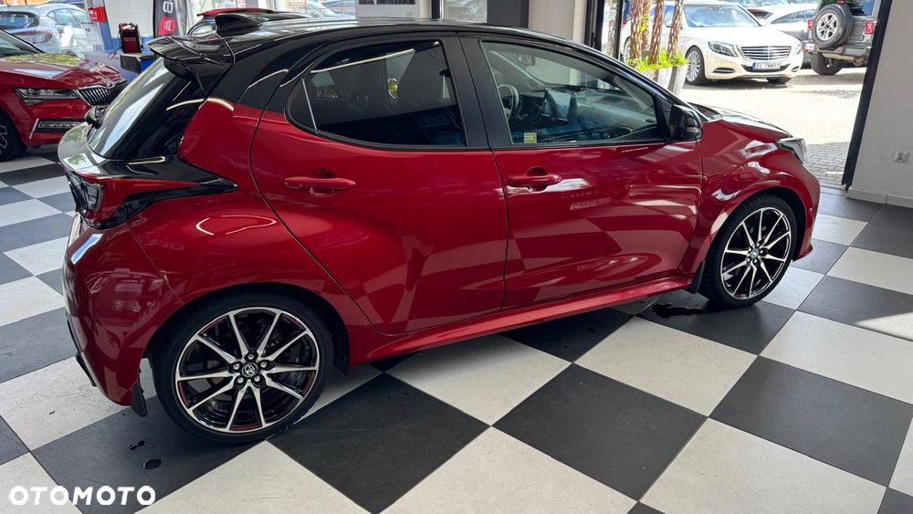 Toyota Yaris Hybrid 1.5 GR Sport - 4