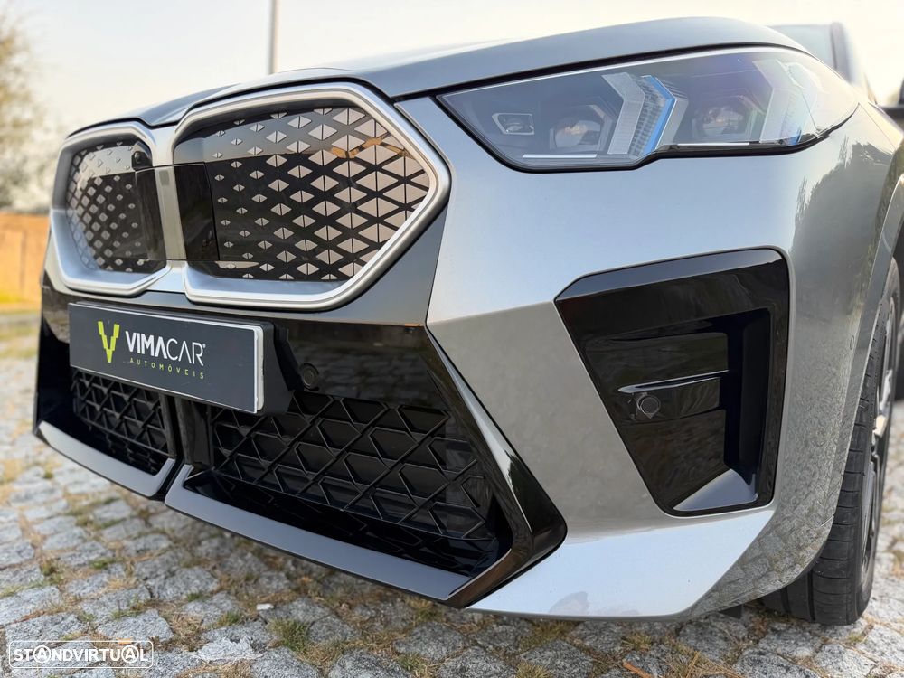 BMW iX2 eDrive20 Pack Desportivo M - 24