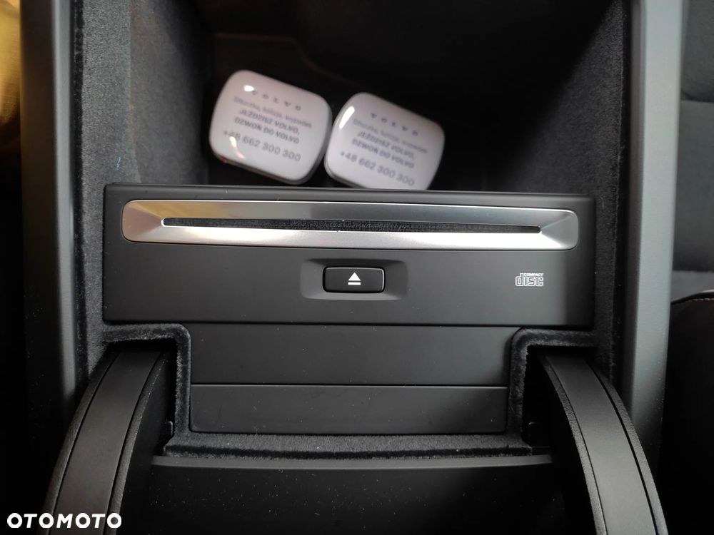 Volvo XC 60 D4 AWD R-Design - 24