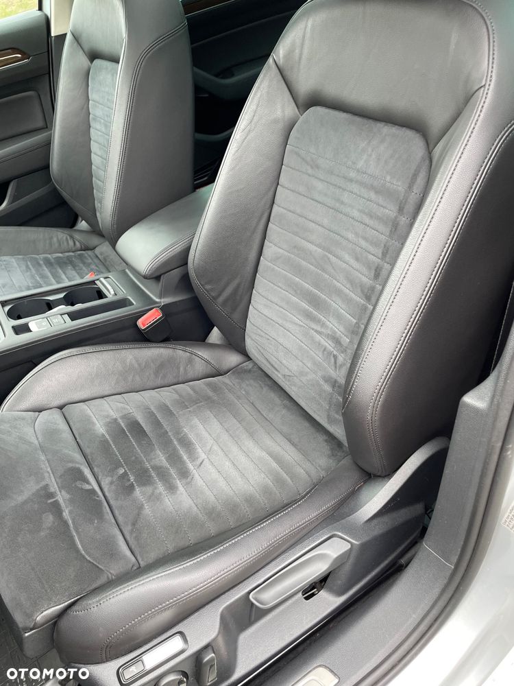 Volkswagen Passat Variant 2.0 TDI SCR DSG Highline - 32