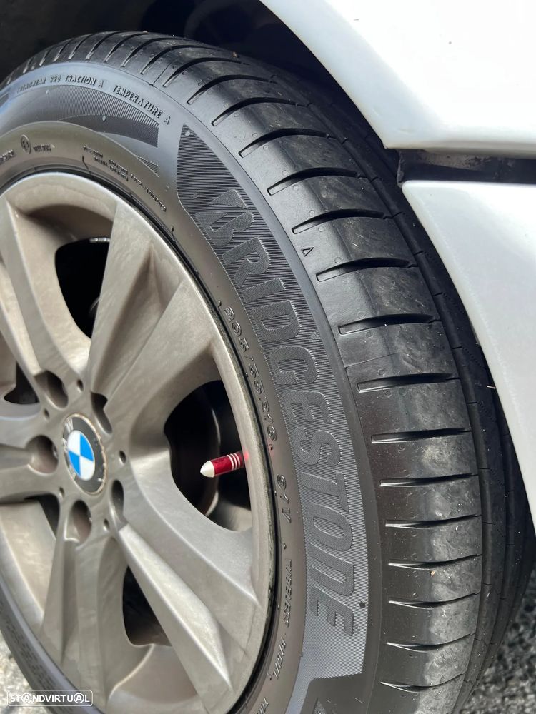 BMW 320 d — fotografia 10