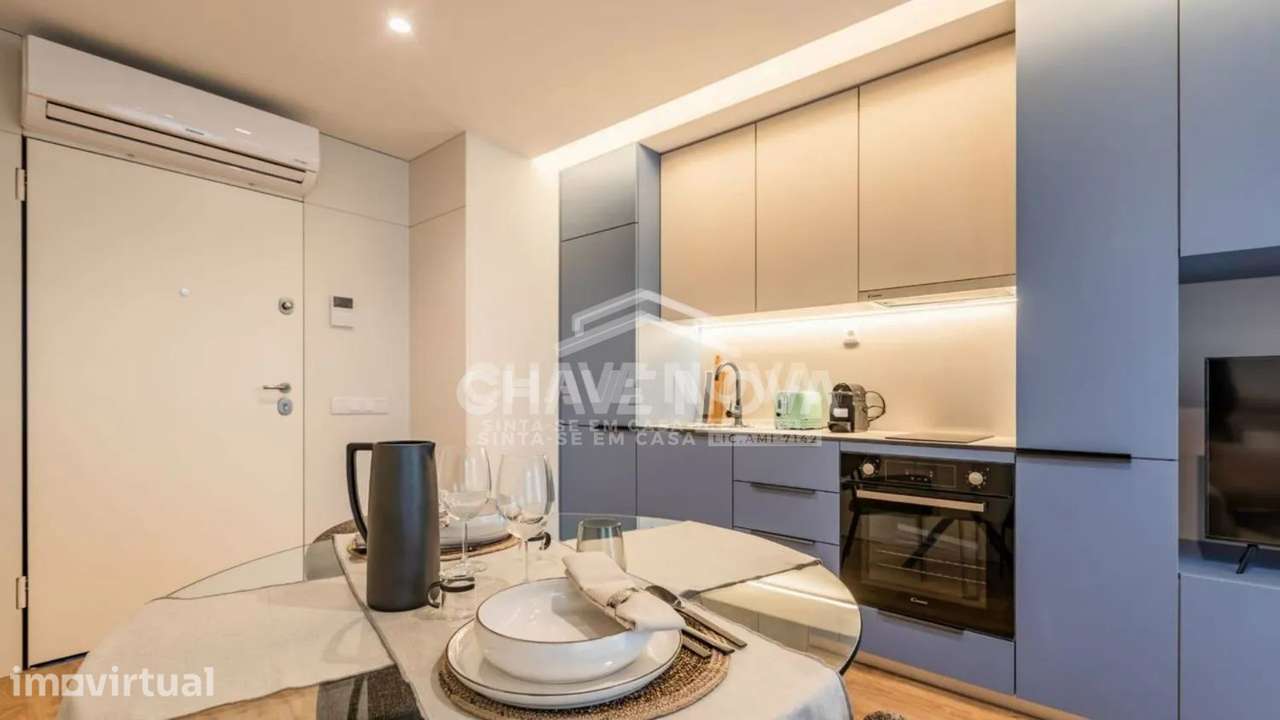 Apartamento T0 como Novo junto ao Hospital de São João com l/ garagem - Grande imagem: 2/10