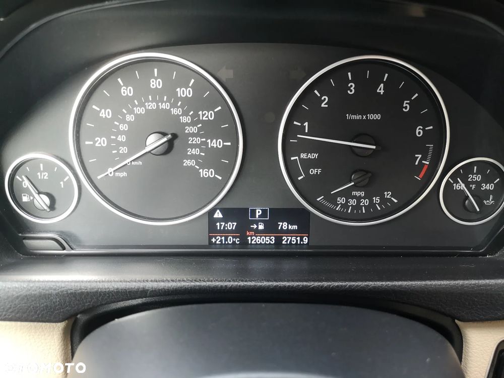 BMW Seria 3 320i Luxury Line - 15