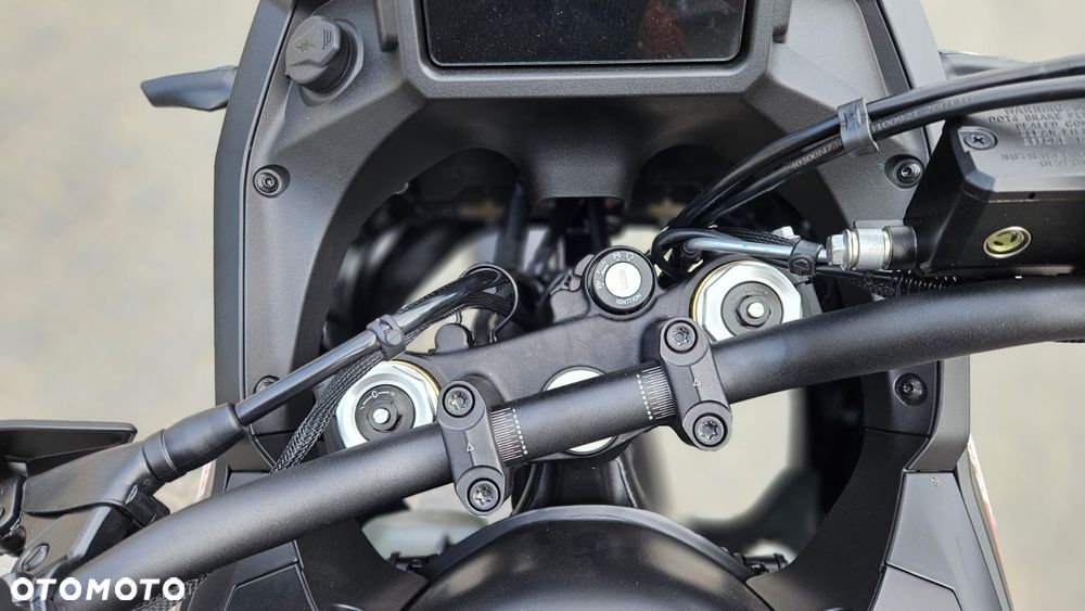 QJMOTOR SRT 300DX - 6