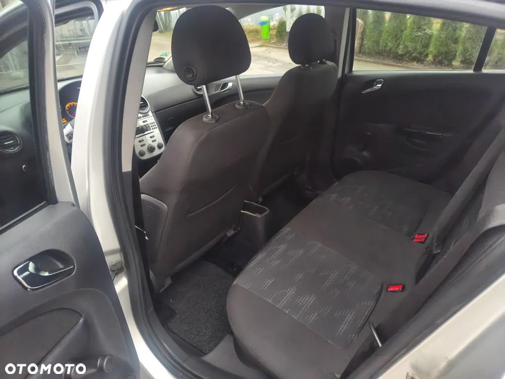 Opel Corsa 1.4 16V Satellite - 16