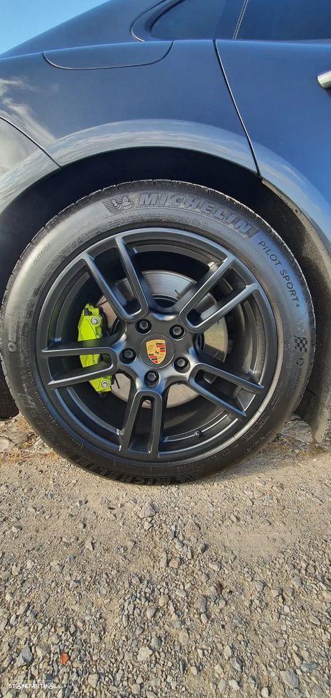 Porsche Panamera 4 E-Hybrid - 21