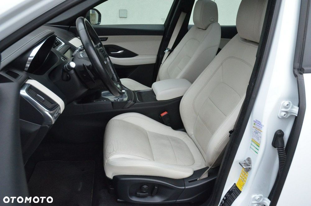 Jaguar E-Pace 2.0 i4P AWD R-Dynamic - 39