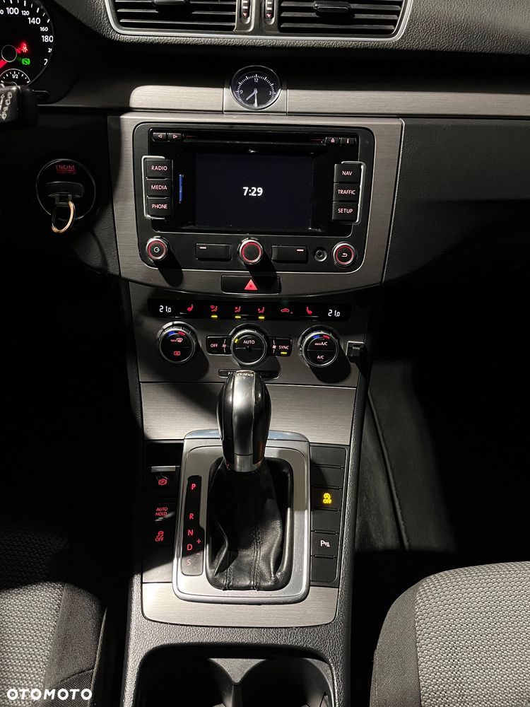 Volkswagen Passat 1.4 TSI BMT Comfortline DSG - 12