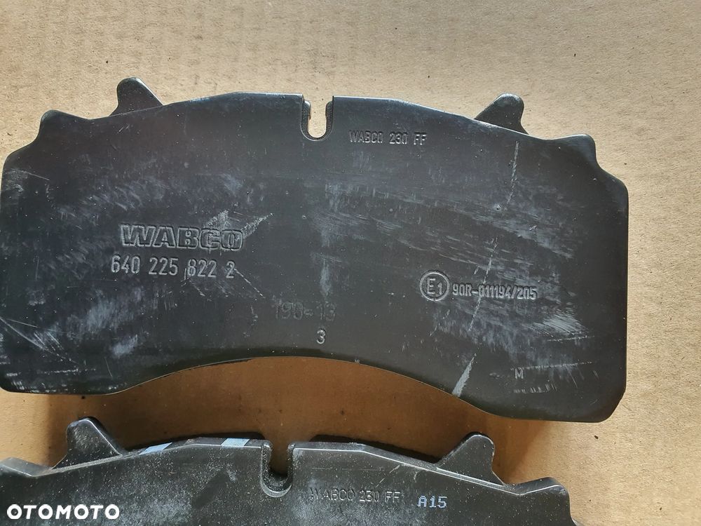Zestaw klocków hamulcowych WABCO 6402258222 - 6