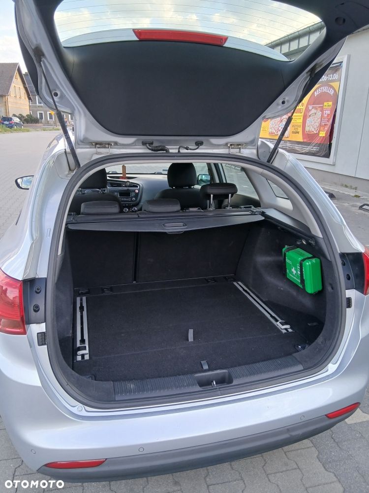 Kia Ceed - 4