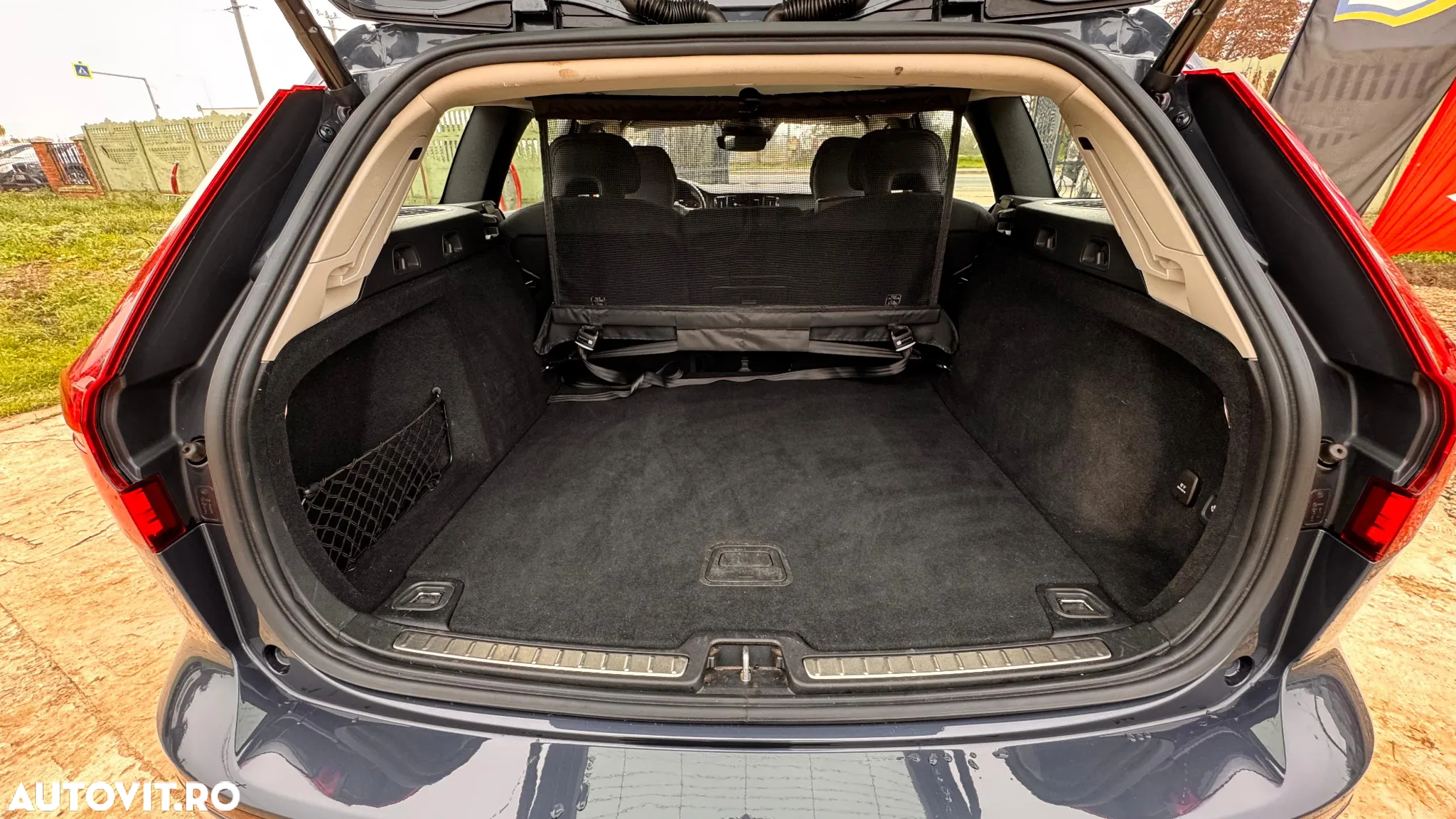 Volvo V60 B4 MHEV AT AWD Ultimate Bright - 13