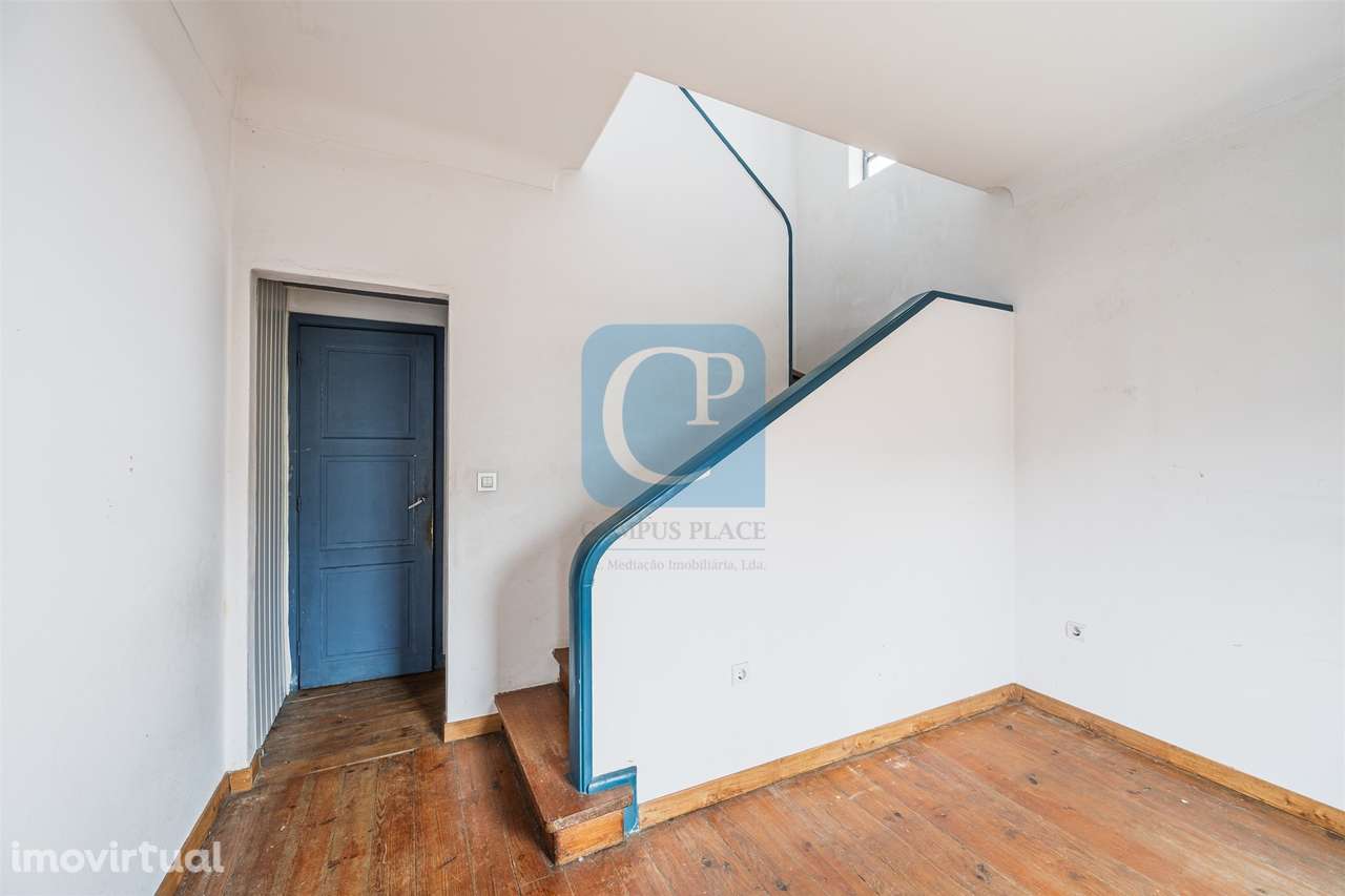 Moradia Geminada V3 à Avenida Fernão Magalhães, Porto - Grande imagem: 2/25