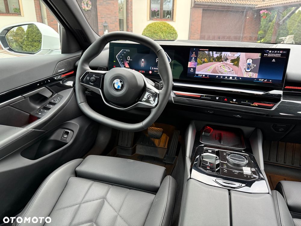 BMW Seria 5 530i xDrive - 24