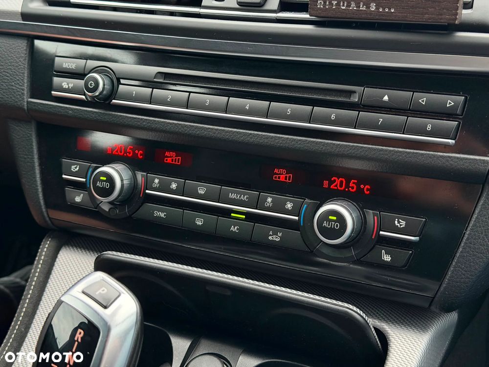 BMW Seria 5 520d xDrive - 12