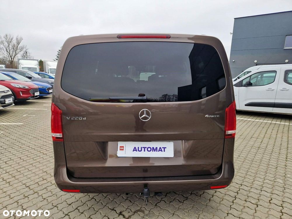 Mercedes-Benz Klasa V - 11