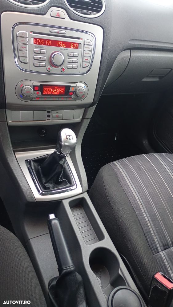 Ford Focus 1.6 16V Trend - 6